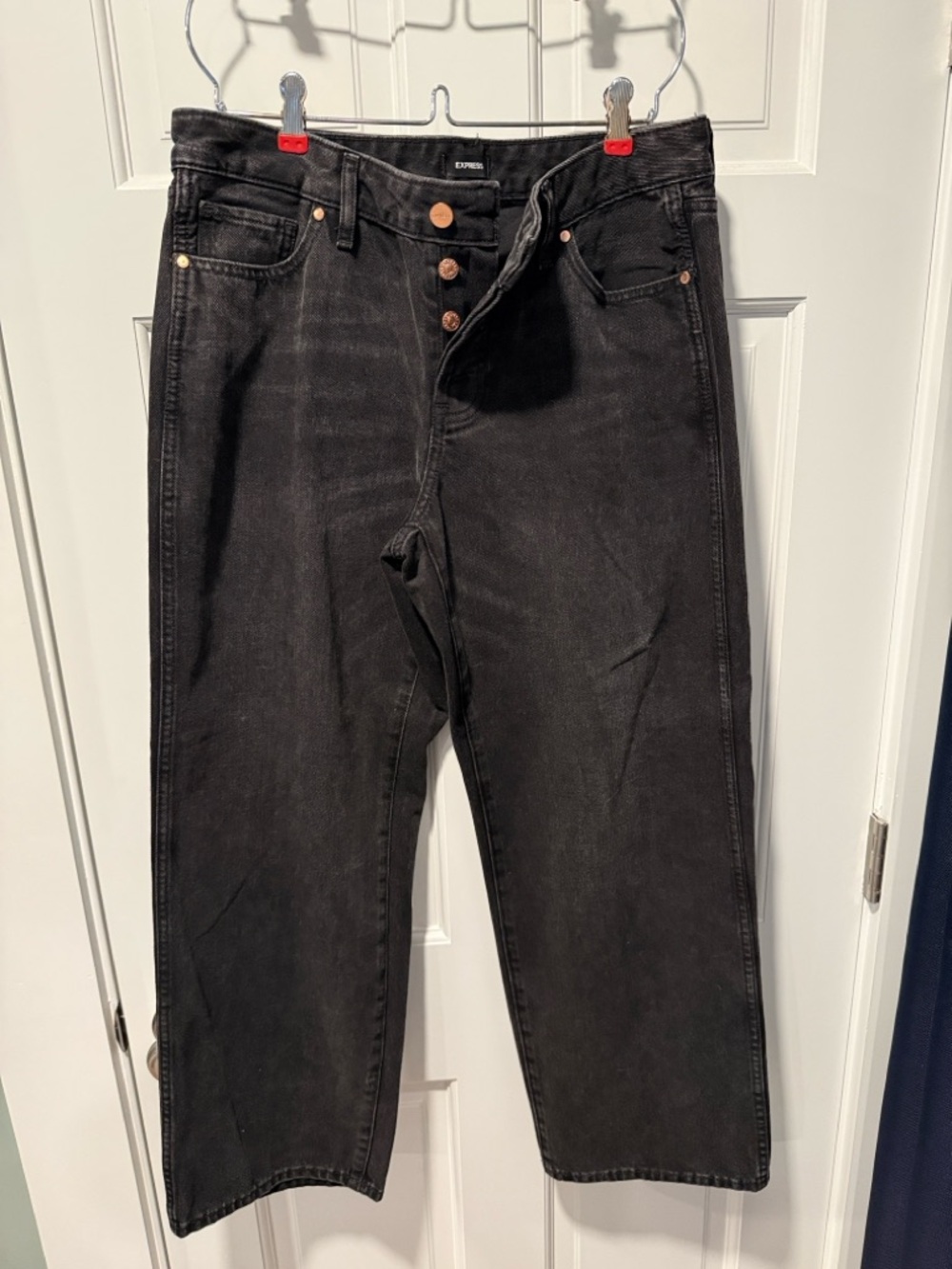 Express Women's Relaxed Straight Low Rise Black Jeans, 8S